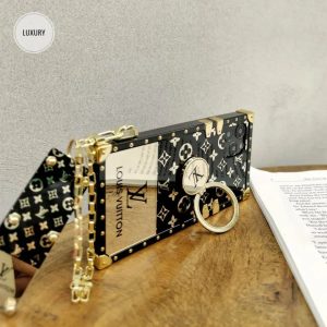 قاب صندوقی LV طلایی با پاپ سوکت و آویز(آیفون سامسونگ شیائومی)